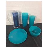 4 Plastic Dining Items