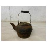 Cast Iron Kettle with Hinged Lid