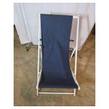Metal and Cloth Folding Lounge Chair