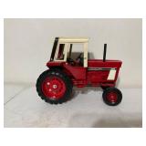 International Harvesterï¿½ Tractor