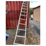 Aluminum Extension Ladder with Rubber Feet
