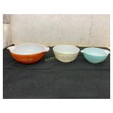 Three Vintage Pyrex Mixing Bowls