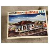 Bachmann Plasticville O/S Scale Suburban Station K