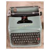Underwood Olivetti Studio 44 Typewriter