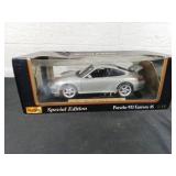 Maisto 1:18 Porsche 911 Carrera 4S Diecast Car