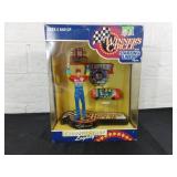 Jeff Gordon Winnerï¿½s Circle Figurine Set