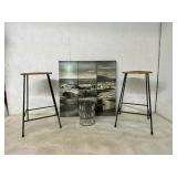 2 Stoolsï¿½ Light and Beach Decor