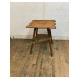 Two-Tier Wood Side Table with Scalloped Top