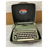 Smith-Coronaï¿½ Typewriter with Case