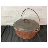 Cast Iron Dutch Oven with Lid and Bail Handle