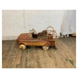 Vintage Metal ï¿½Hook and Ladderï¿½ Pedal Car