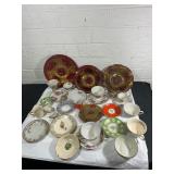 Porcelain Teacups and Saucers Set