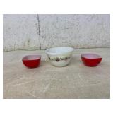 Pyrex Mixing and Custard Bowls Set