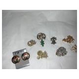 Vintage Costume Jewelry Items