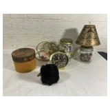 Decorative Items with Table Lamp