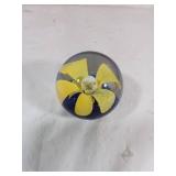 Clear Glass Daisy Paperweight