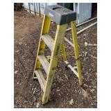 Husky 4-Step Aluminum Step Ladder