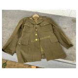 WWII Combat Artillery Uniform with Insignia (Tunic