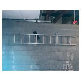 Aluminum Extension Ladder with Wall Mount