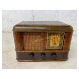 RCA Victor Tabletop Wood Radio