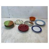 17 Assorted Tableware Pieces