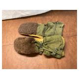 U.S. Military Extreme Cold Weather Mittens
