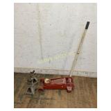 Hydraulic Floor Jack with Two Jack Stands