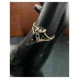 10 kt Gold Onyx ï¿½Momï¿½ Ring, Size 7