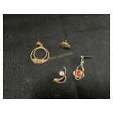 10 kt Gold Earrings, 2.3 Grams