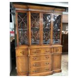 "Saginaw Furniture" China Cabinet Bubble glass