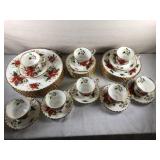 Royal Albert Bone China Yuletide 16 pcs