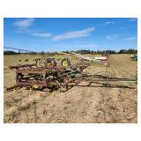 John Deere 28’ flat fold field cultivator w/leveler & rear hitch