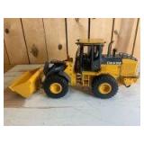 1/16 Scale Ertl John Deere 544J