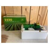1/16 Scale Ertl John Deere 2520 Hi-Crop