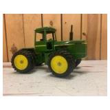 1/16 Scale Ertl John Deere 8640