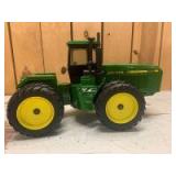 1/16 Scale Ertl John Deere 8560