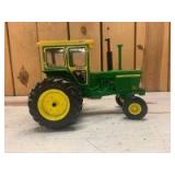 1/16 Scale Ertl John Deere 4320 Diesel