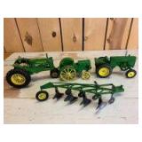 1/16 Scale Ertl John Deere (4)-items