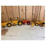Various Scale Ertl/Customized Ertl John Deere (4)-industrial machines