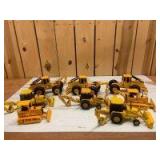 1/32 Scale Ertl/Customized Ertl John Deere (8)-industrial machines