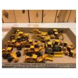 Various Scale Ertl/Customized Ertl John Deere (17)-industrial machines