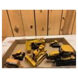 Various Scale Norscot/Ertl Caterpillar (6)-items