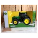 1/16 Scale TOMY John Deere 8400R