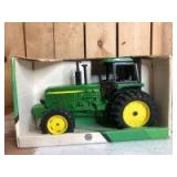 1/16 Scale Ertl John Deere 4955