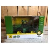 1/32 Scale TOMY John Deere 8560