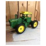 1/16 Scale Ertl John Deere 7520
