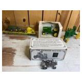 Various Scale Ertl/Spec Cast/Made in China John Deere (4)-items