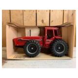 1/16 Scale Ertl International Harvester 6388 2+2