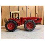 1/16 Scale Ertl International Harvester 3588 2+2