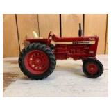 1/16 Scale Ertl International Harvester 1026 Hydro
